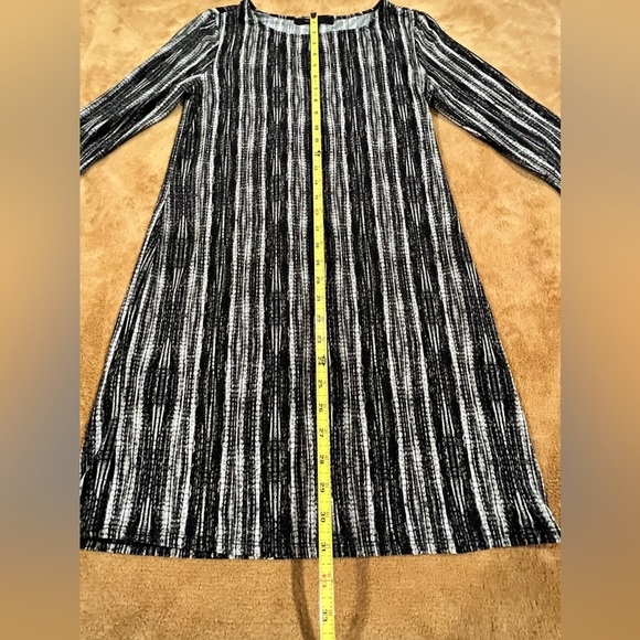 Bcbgmaxazira Black and White Batik Long Sleeve Mini Dress slinky size S - Picture 14 of 14